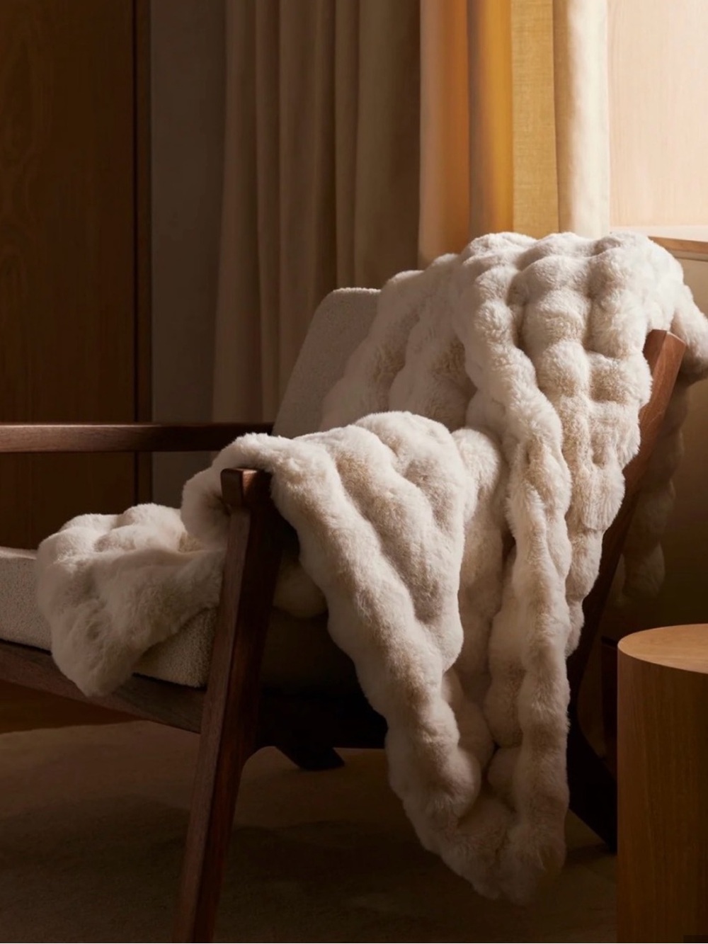 NWT Cozy Earth Bubble Cuddle Blanket -  Creamy Plush Throw - Picture 2 of 10